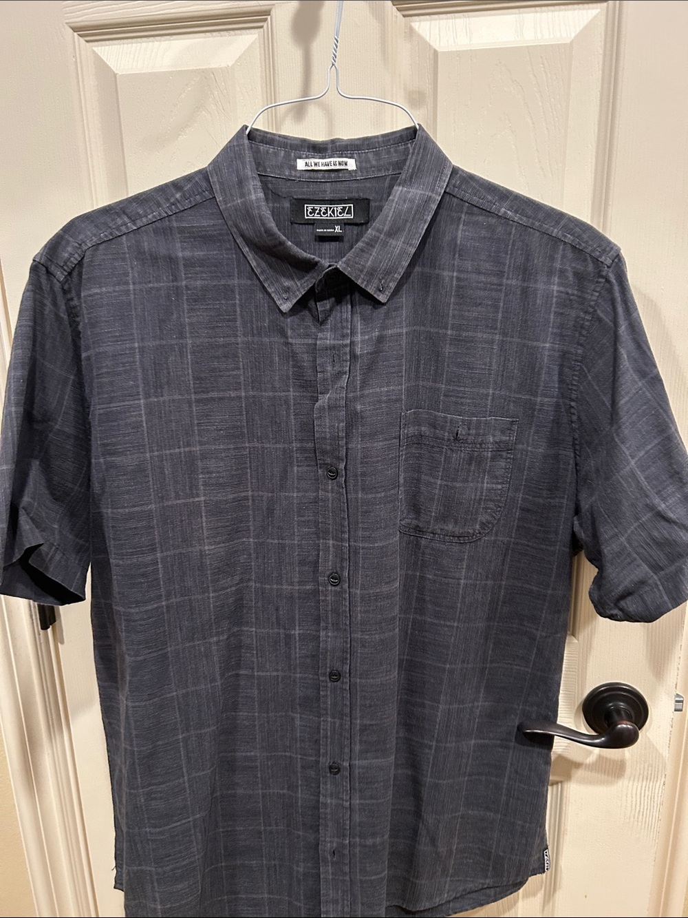 Ezekiel Men's Short-Sleeve Plaid Button-Up Shirt in Charcoal